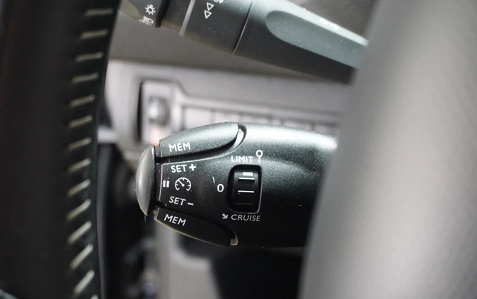 Peugeot 308 cena 28900 przebieg: 211000, rok produkcji 2016 z Miastko małe 466